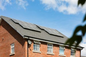 2 onder 1 kap huizen met zonnepanelen